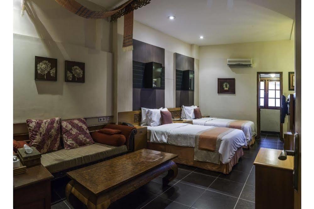 Dhanesvara Holistic Unique Homestay Wonotjolo Eksteriør bilde